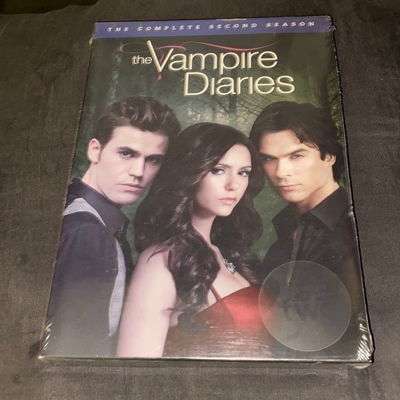 Warner Bros. Other - SOLD Vampire Diaries Season 2 (DVD) New Sealed